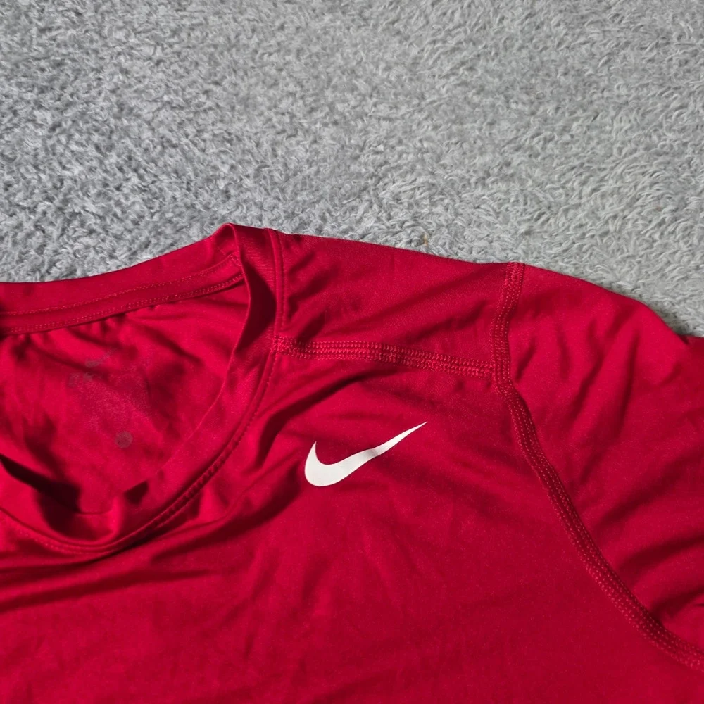 Nike Boys XL Red Dri-FIT Short Sleeve Performance T-Shirt Swoosh Logo Activewear